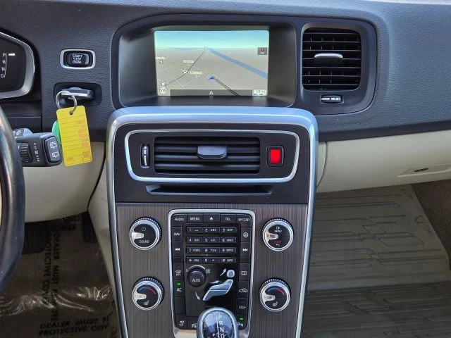 2015 Volvo V60 1st Gen - Image 26 of 31