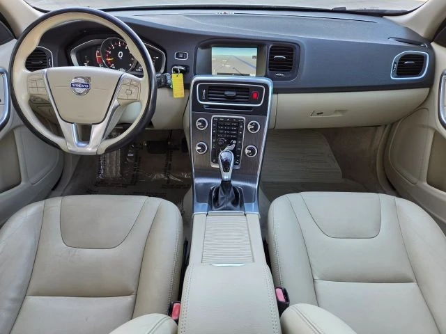 2015 Volvo V60 1st Gen - Image 24 of 31
