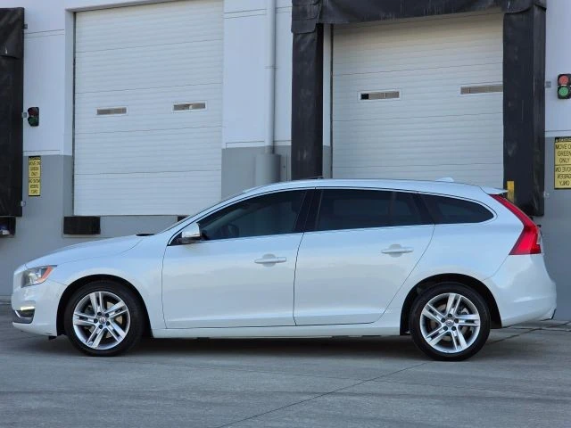 2015 Volvo V60 1st Gen - Image 5 of 31