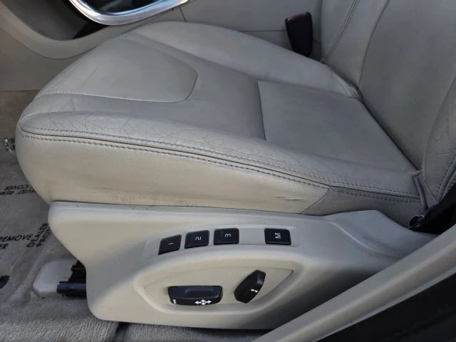 2015 Volvo V60 1st Gen - Image 14 of 31