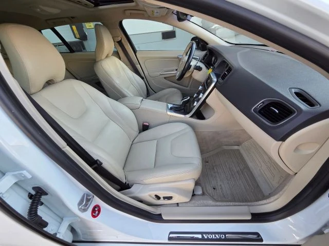 2015 Volvo V60 1st Gen - Image 20 of 31