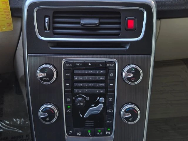 2015 Volvo V60 1st Gen - Image 27 of 31