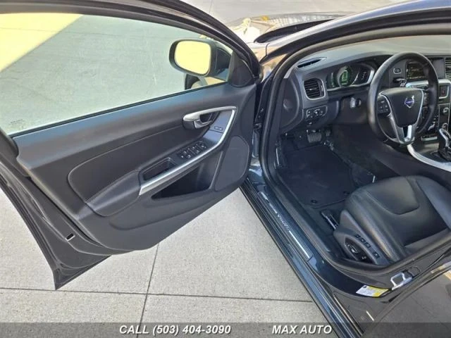2015 Volvo V60 1st Gen - Image 10 of 21