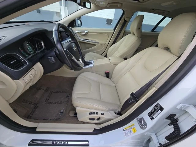 2015 Volvo V60 1st Gen - Image 12 of 21