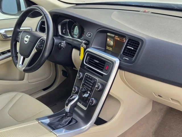 2015 Volvo V60 1st Gen - Image 21 of 21