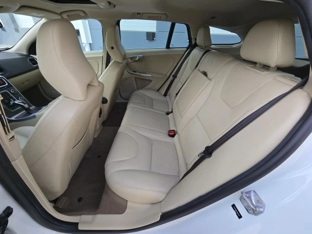 2015 Volvo V60 1st Gen - Image 15 of 21