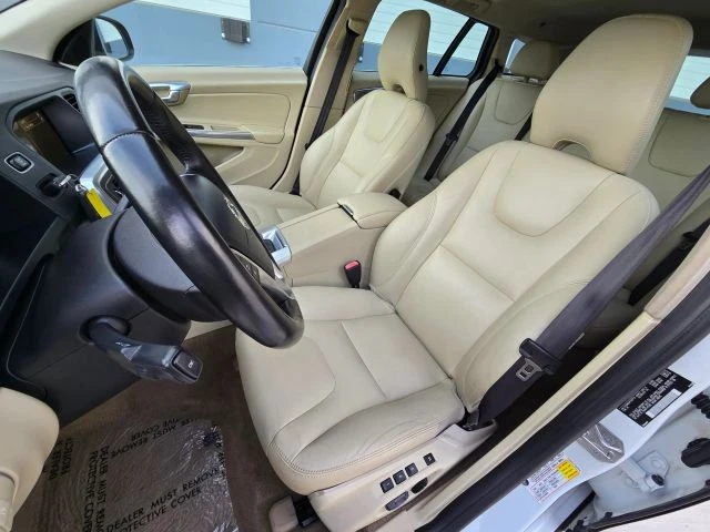 2015 Volvo V60 1st Gen - Image 13 of 21