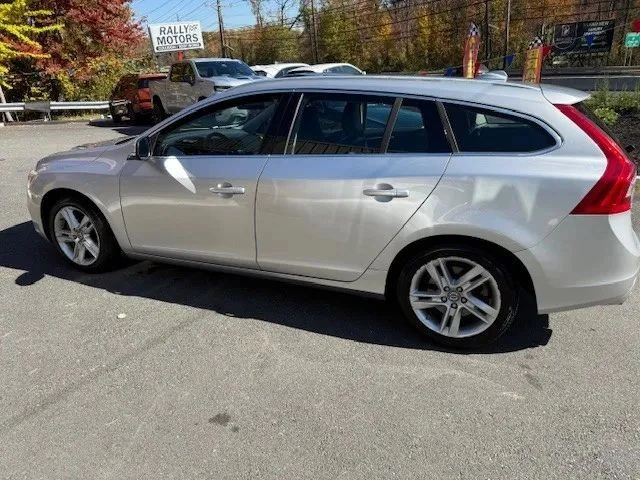 2015 Volvo V60 1st Gen - Image 8 of 12