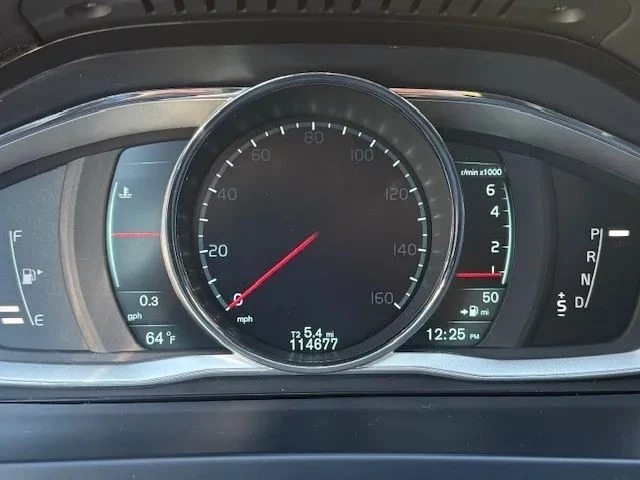 2015 Volvo V60 1st Gen - Image 11 of 12