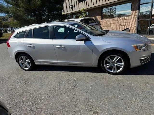 2015 Volvo V60 1st Gen - Image 4 of 12