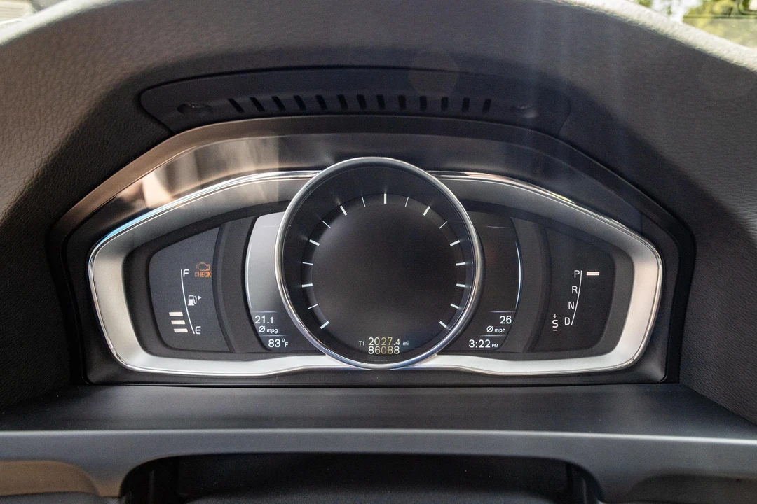 2015 Volvo V60 1st Gen - Image 18 of 31