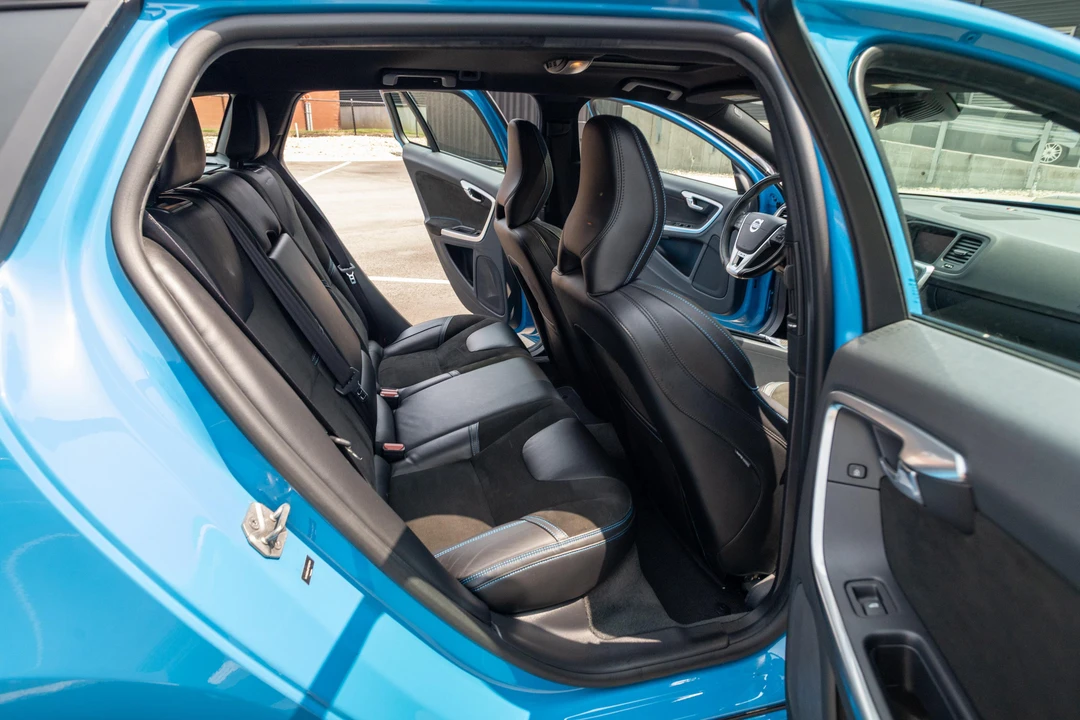 2015 Volvo V60 1st Gen - Image 22 of 31