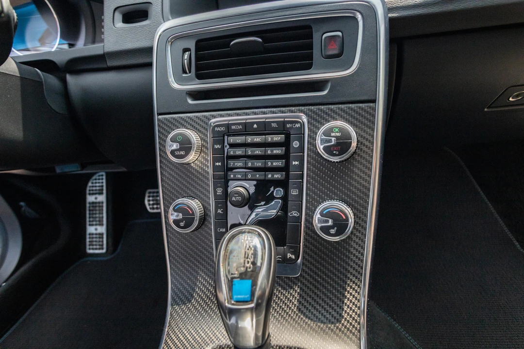 2015 Volvo V60 1st Gen - Image 30 of 31