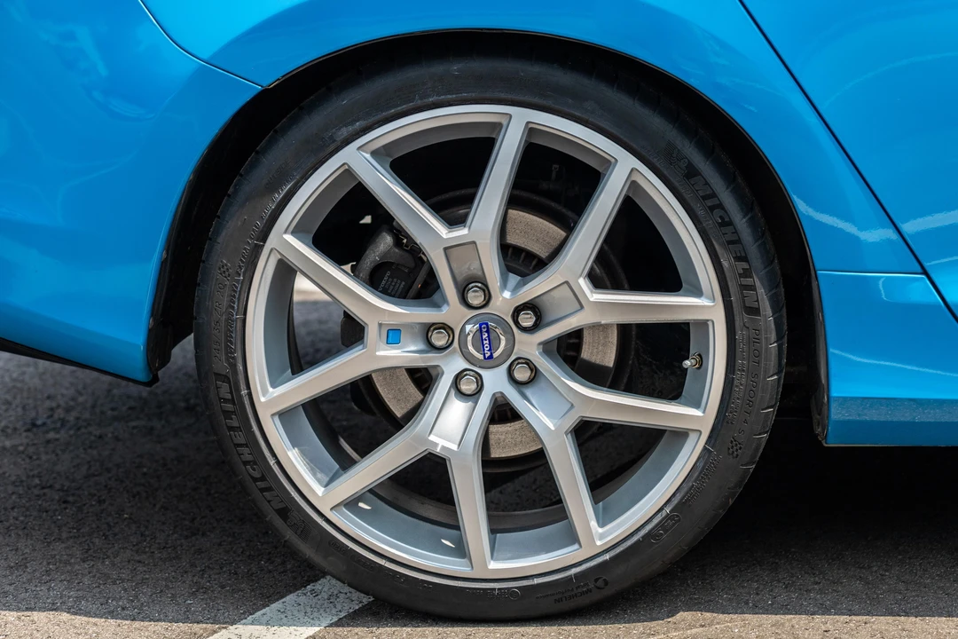 2015 Volvo V60 1st Gen - Image 13 of 31