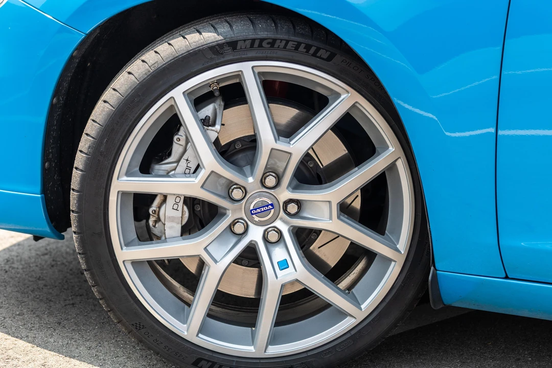 2015 Volvo V60 1st Gen - Image 11 of 31