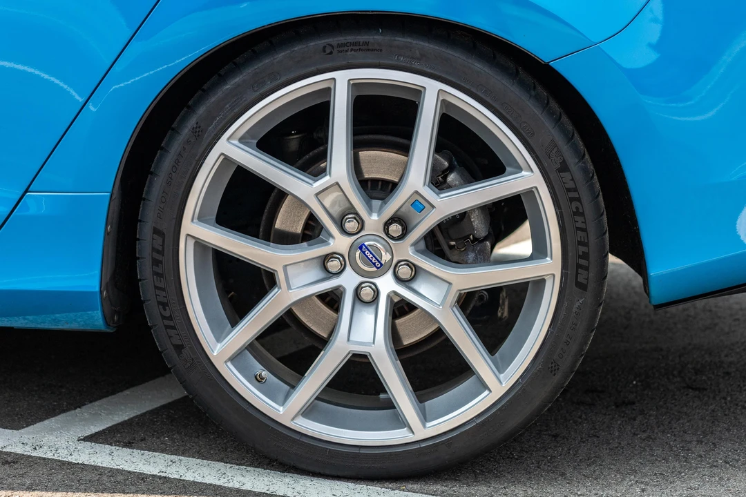 2015 Volvo V60 1st Gen - Image 12 of 31