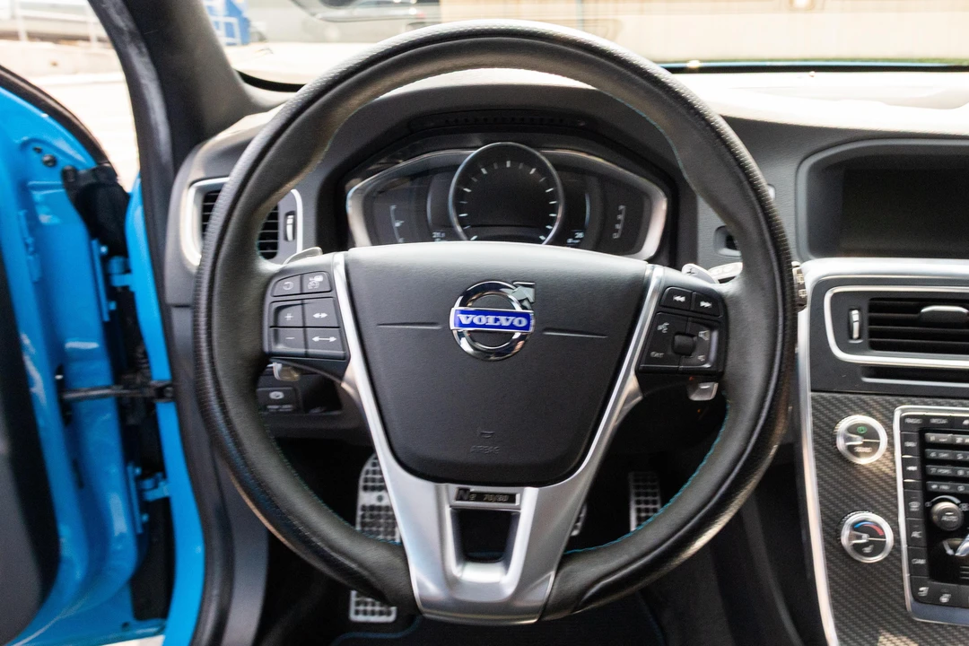 2015 Volvo V60 1st Gen - Image 26 of 31