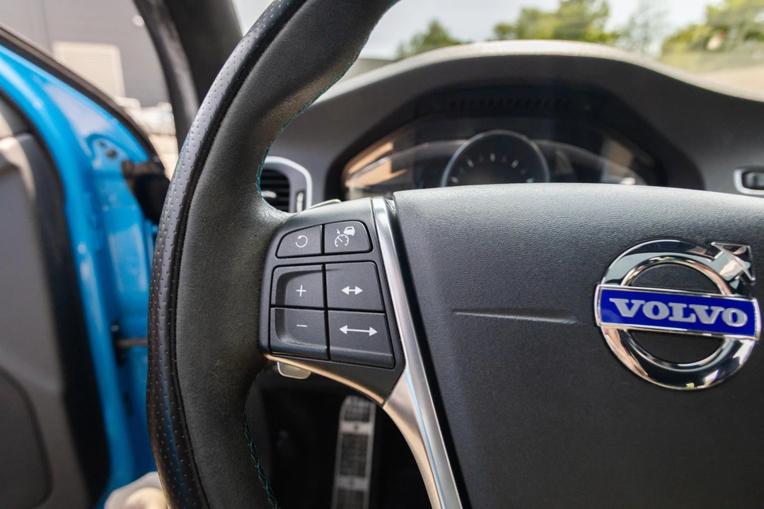 2015 Volvo V60 1st Gen - Image 25 of 31