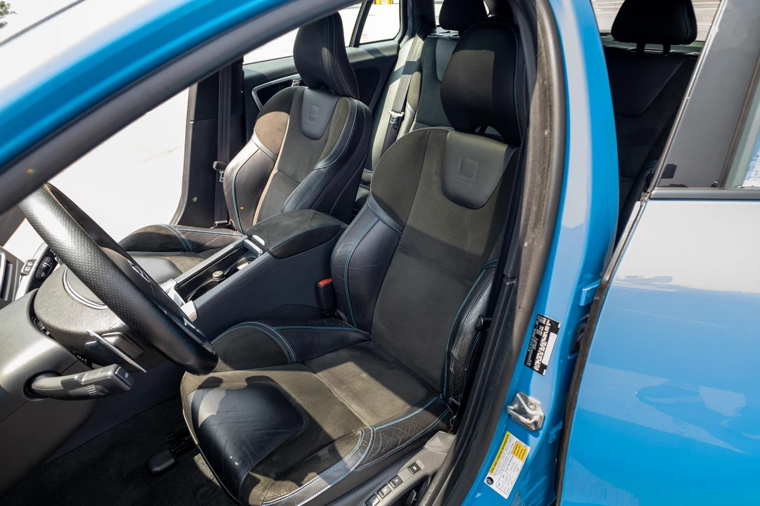 2015 Volvo V60 1st Gen - Image 15 of 31
