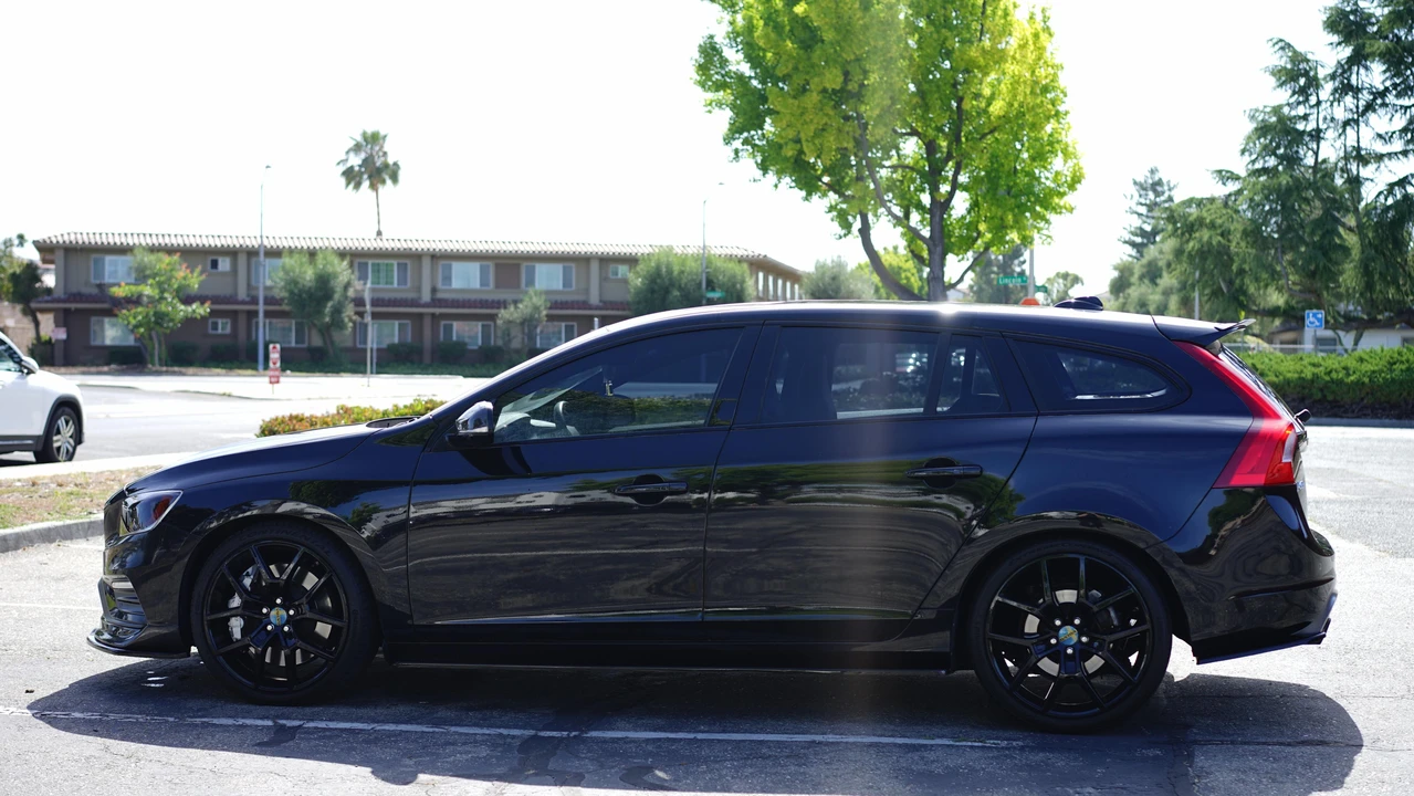 2015 Volvo V60 1st Gen - Image 8 of 31