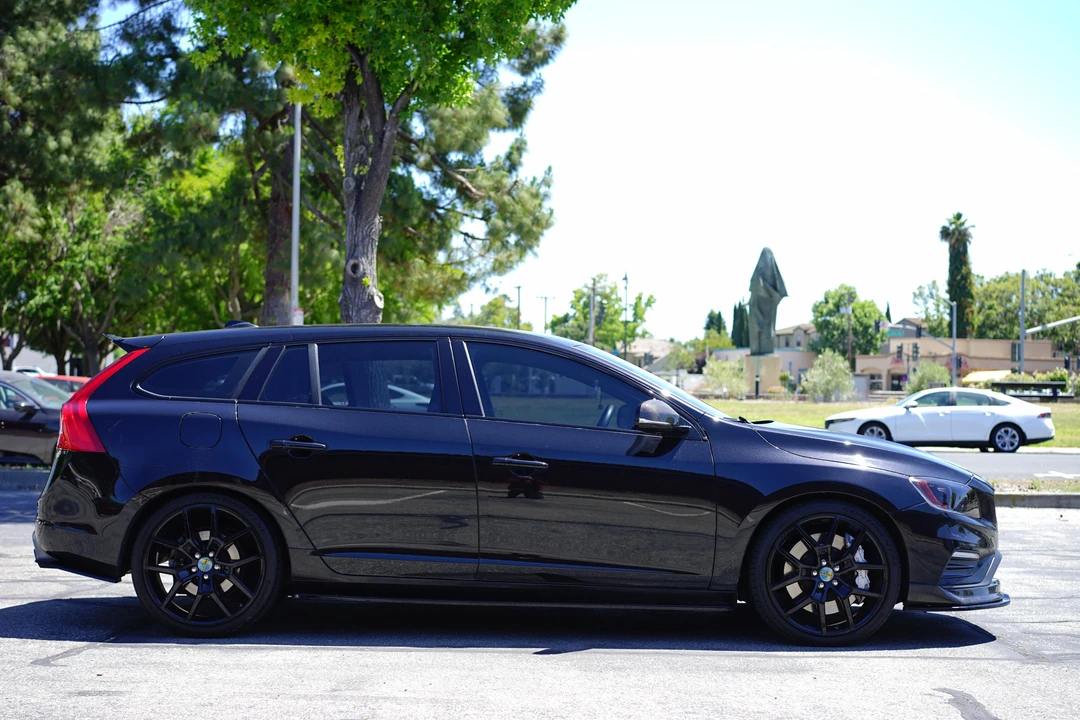 2015 Volvo V60 1st Gen - Image 13 of 31