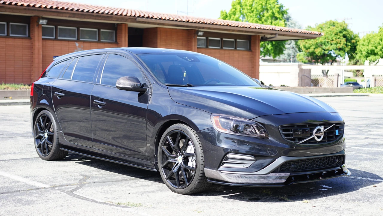 2015 Volvo V60 1st Gen - Image 15 of 31