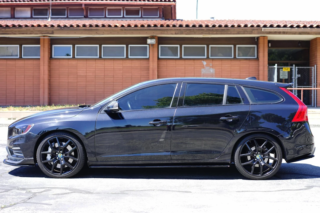 2015 Volvo V60 1st Gen - Image 3 of 31