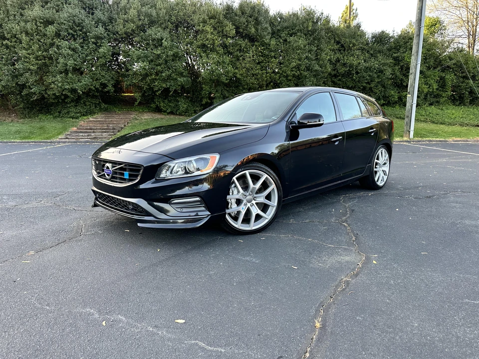 2015 Volvo V60 1st Gen - Image 14 of 31