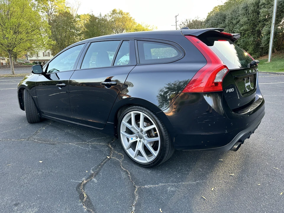 2015 Volvo V60 1st Gen - Image 23 of 31