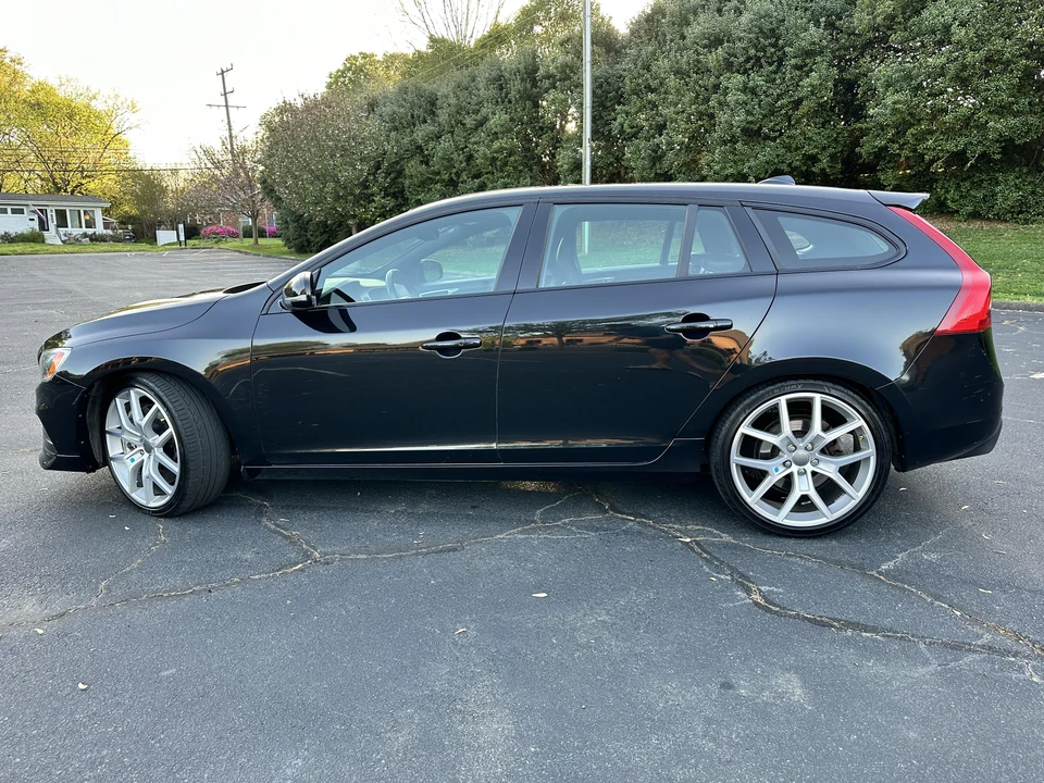 2015 Volvo V60 1st Gen - Image 22 of 31