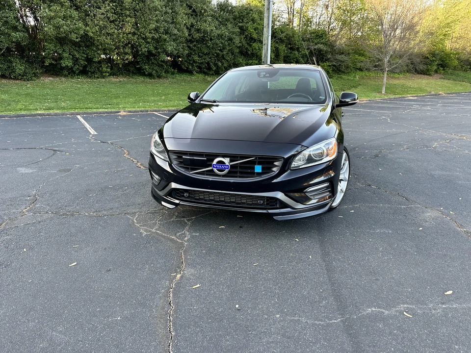 2015 Volvo V60 1st Gen - Image 9 of 31