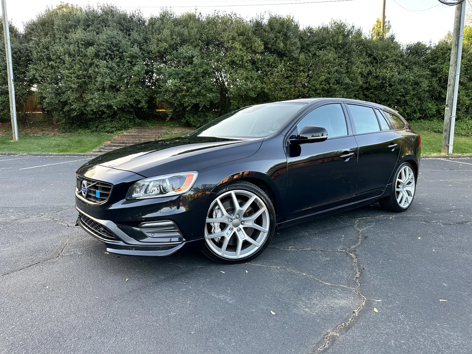 2015 Volvo V60 1st Gen - Image 18 of 31
