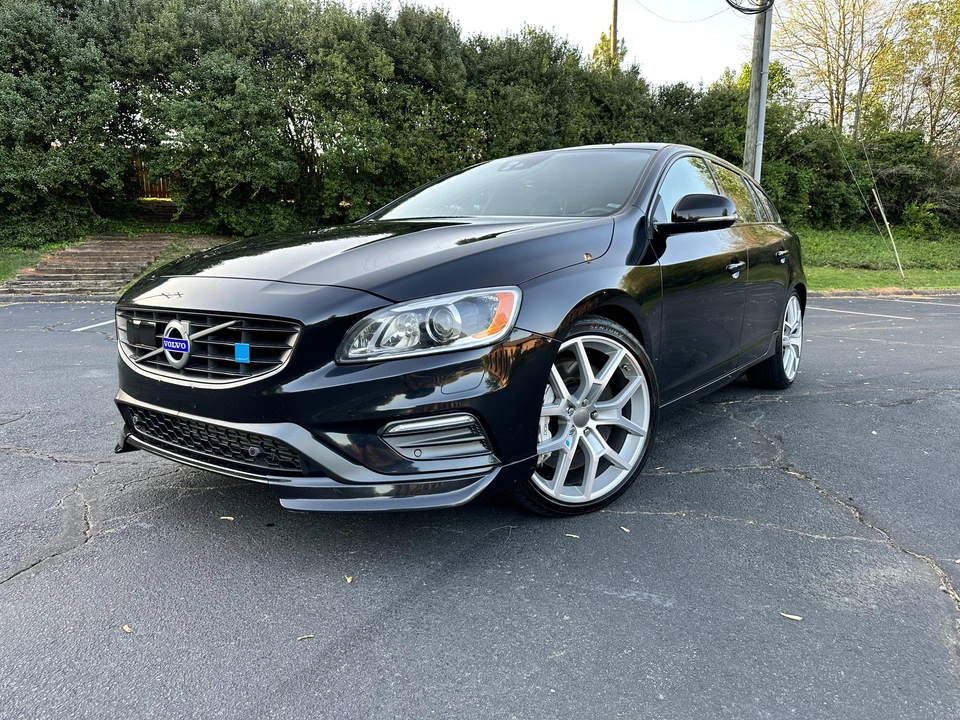 2015 Volvo V60 1st Gen - Image 11 of 31