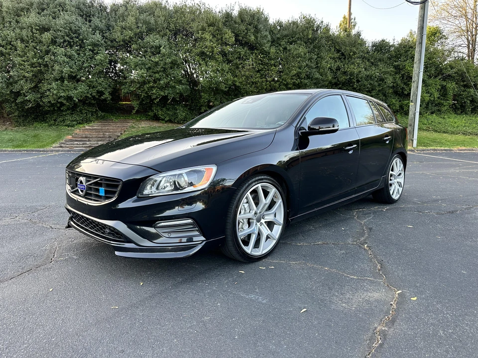 2015 Volvo V60 1st Gen - Image 17 of 31