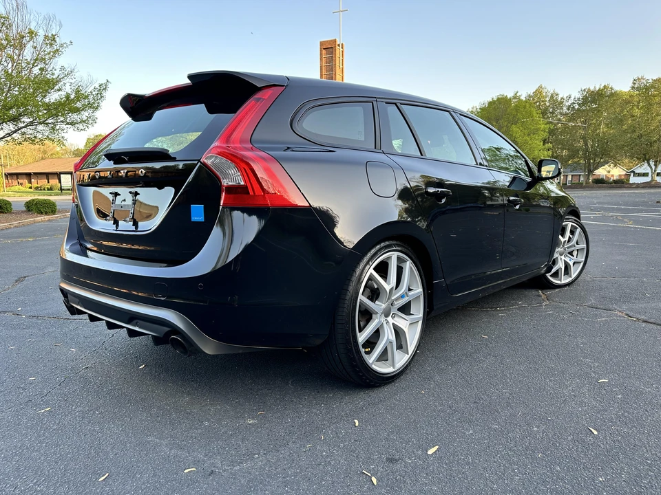 2015 Volvo V60 1st Gen - Image 29 of 31