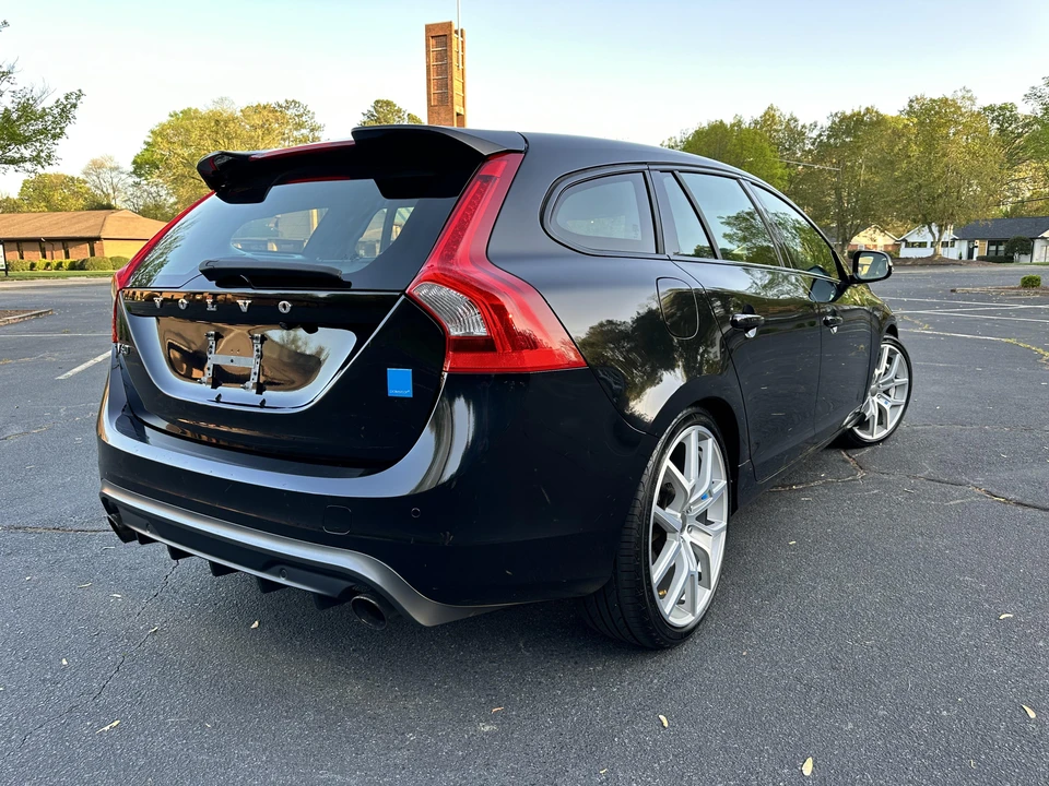 2015 Volvo V60 1st Gen - Image 28 of 31
