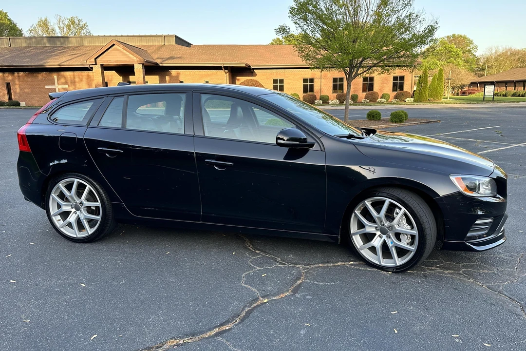 2015 Volvo V60 1st Gen - Image 3 of 31