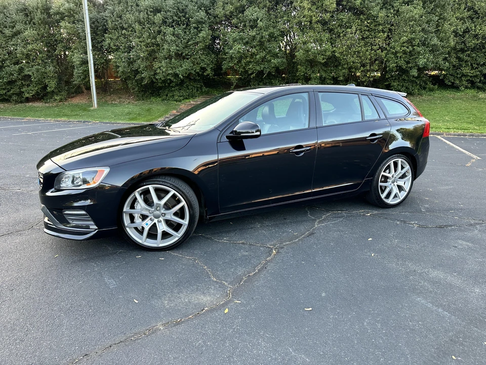 2015 Volvo V60 1st Gen - Image 20 of 31