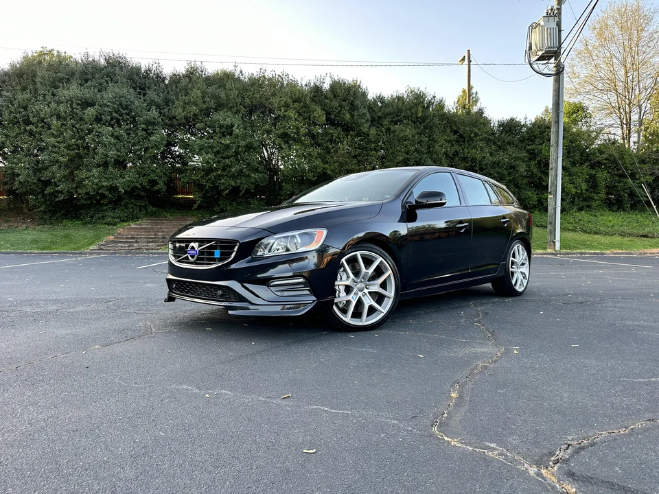 2015 Volvo V60 1st Gen - Image 15 of 31
