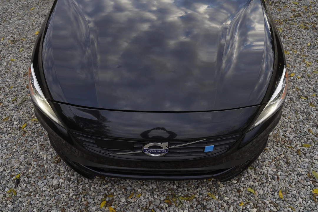2015 Volvo V60 1st Gen - Image 18 of 31