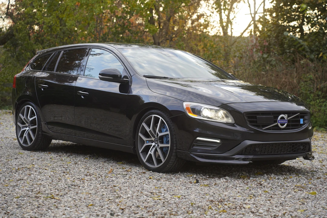 2015 Volvo V60 1st Gen - Image 14 of 31