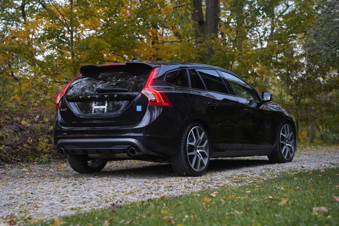 2015 Volvo V60 1st Gen - Image 12 of 31