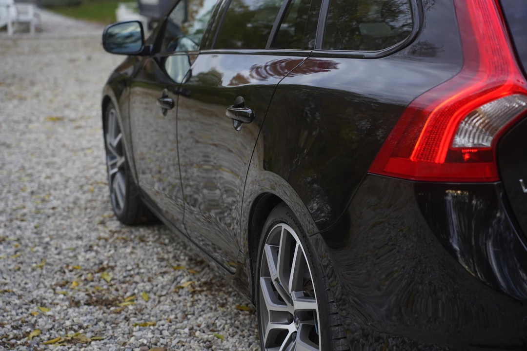 2015 Volvo V60 1st Gen - Image 23 of 31