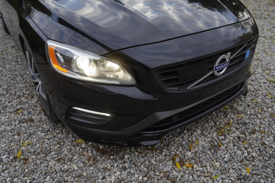 2015 Volvo V60 1st Gen - Image 17 of 31