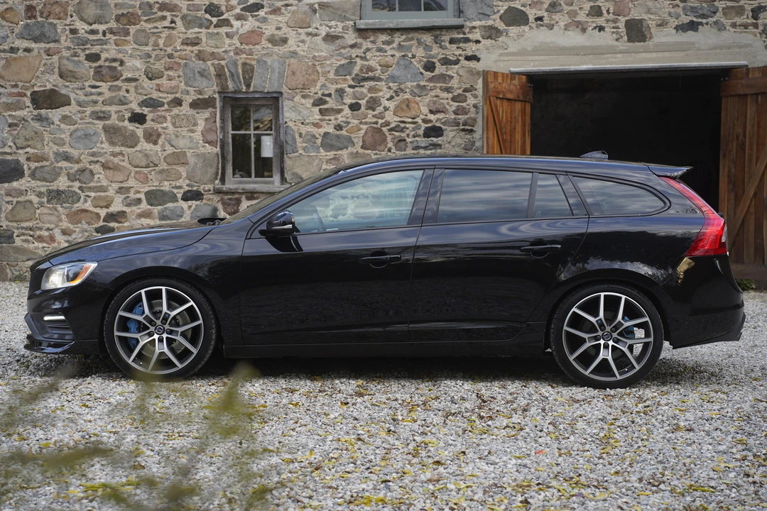 2015 Volvo V60 1st Gen - Image 8 of 31