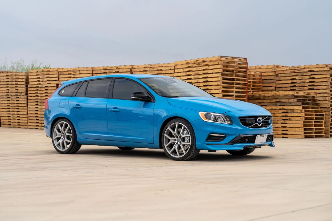 2015 Volvo V60 1st Gen - Image 14 of 31