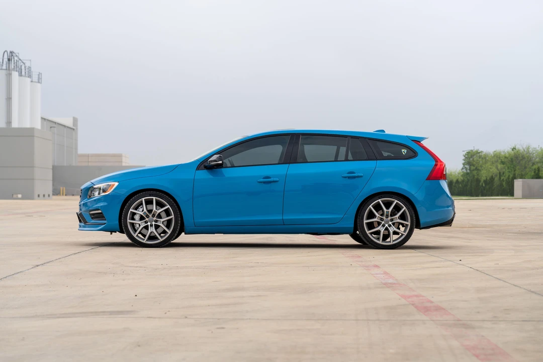 2015 Volvo V60 1st Gen - Image 9 of 31