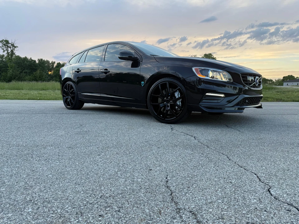 2015 Volvo V60 1st Gen - Image 11 of 31