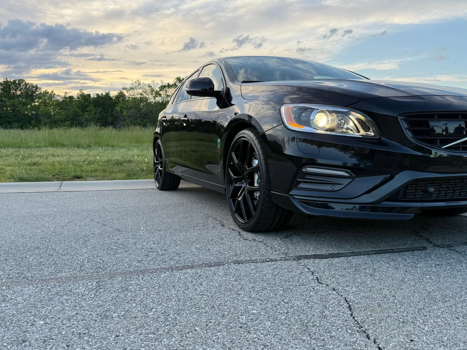 2015 Volvo V60 1st Gen - Image 28 of 31