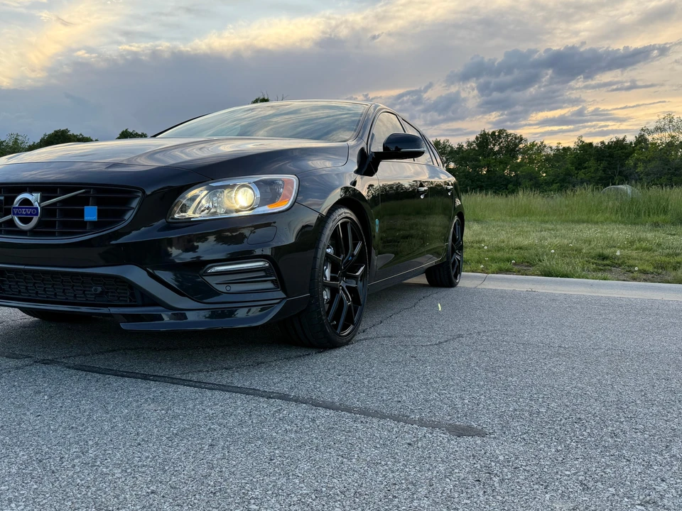 2015 Volvo V60 1st Gen - Image 18 of 31